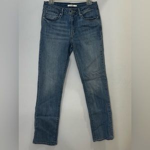 Levi’s Style Mid Rise Skinny Size W30L32